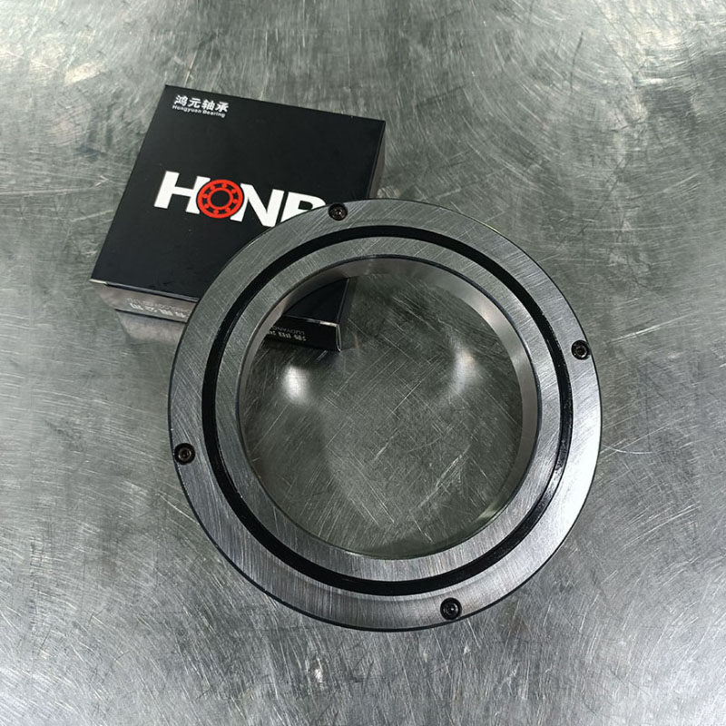 交叉滾子轉盤軸承與普通的轉盤軸承對比有哪些優勢？