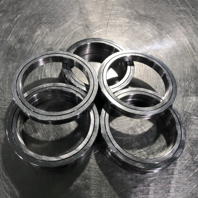 交叉滾子軸承和轉(zhuǎn)臺軸承的區(qū)別有哪些?詳解兩者優(yōu)勢